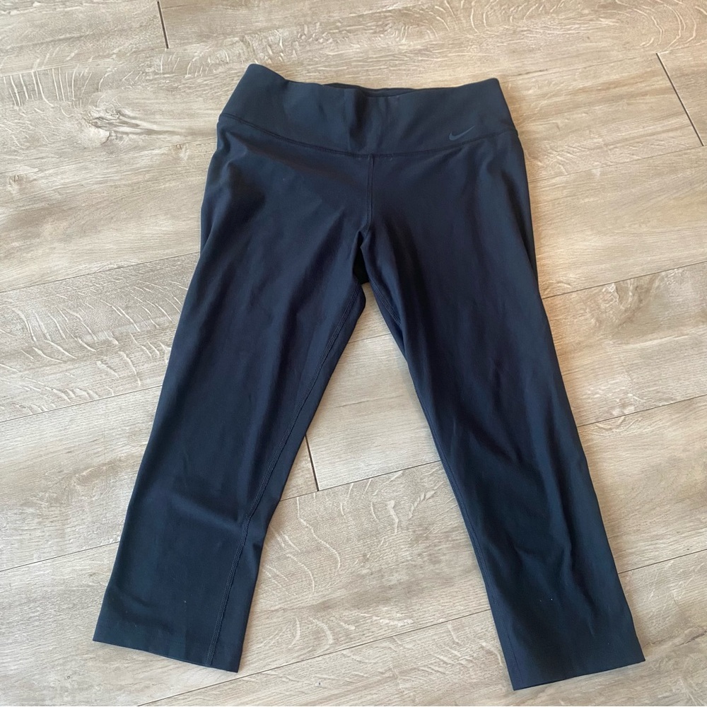 NIKE Dri Fit Running crops black size small Logo 26in waist 19” inseam yoga